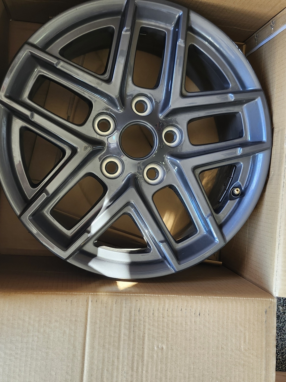 Jeep Wrangler Sleek Gunmetal 5-Spoke Alloy Wheel (Set 5) 17"